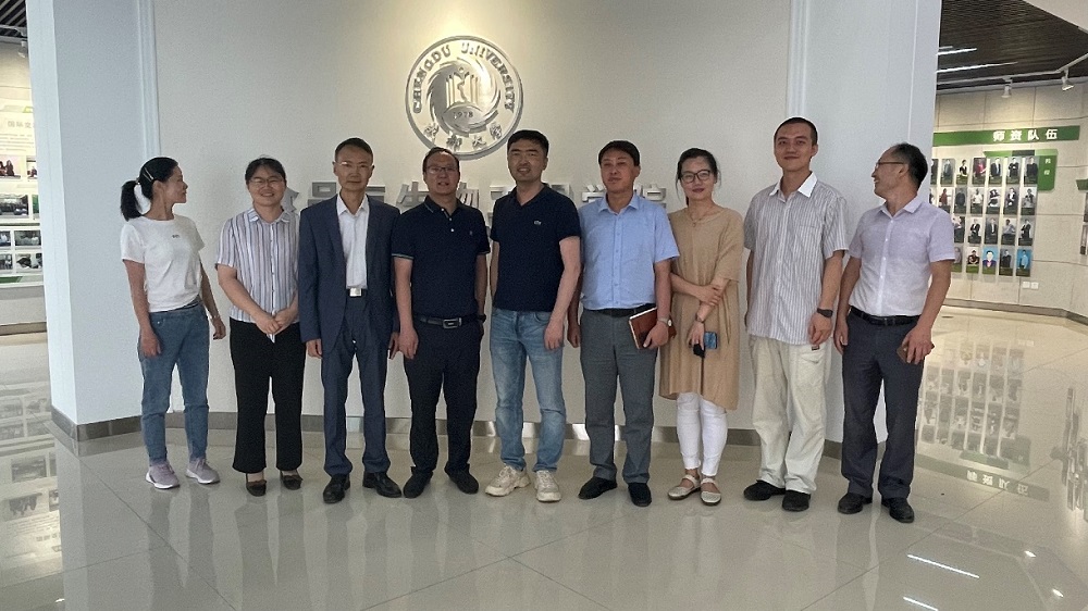 生物工程学院率队赴成都大学调研交流2.jpg