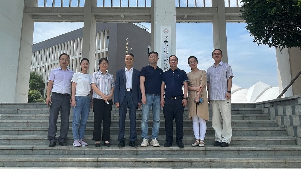 生物工程学院率队赴成都大学调研交流1.jpg