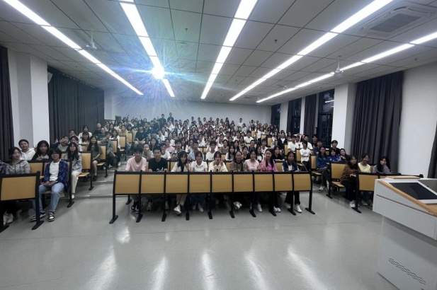 生物工程学院举行2023级艺术兴趣班开班仪式暨师生见面会.jpg