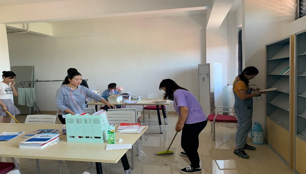 生物工程学院组织发展对象开展校内实践活动.jpg 生物工程学院组织发展对象开展校内实践活动.jpg