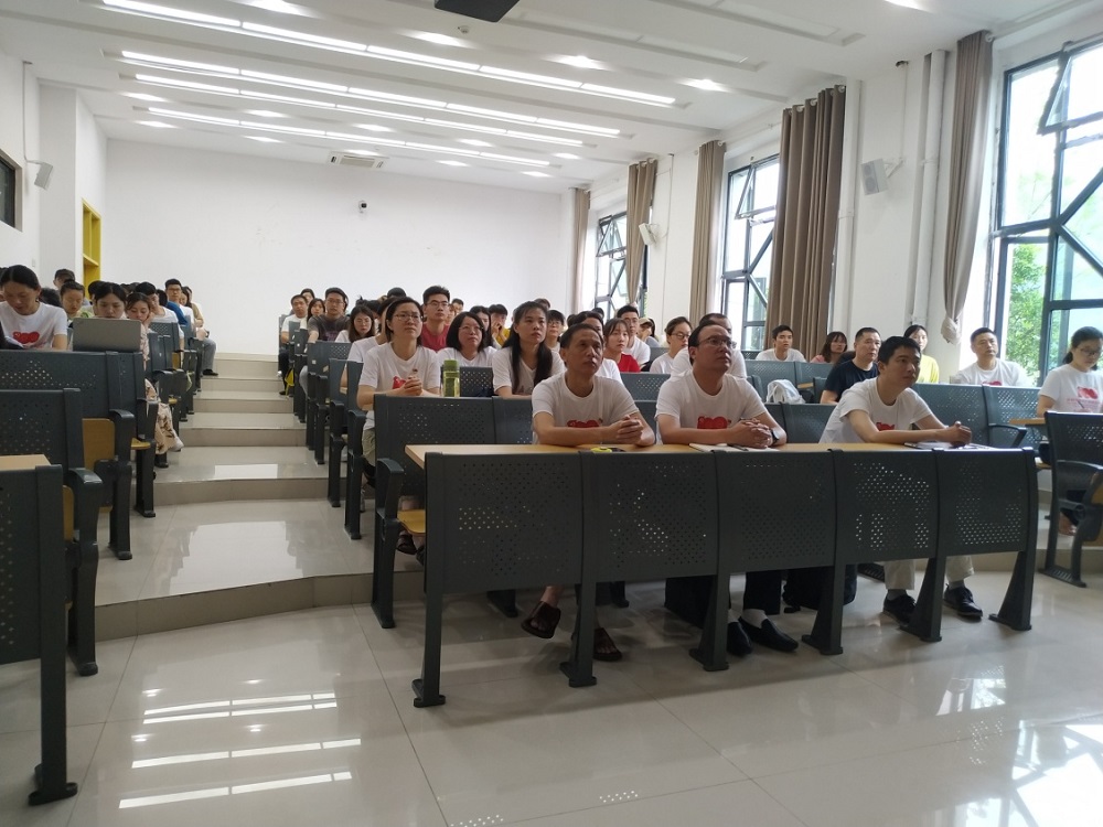 生物工程学院党委组织师生集中观看习近平总书记“七一”重要讲话2.jpg