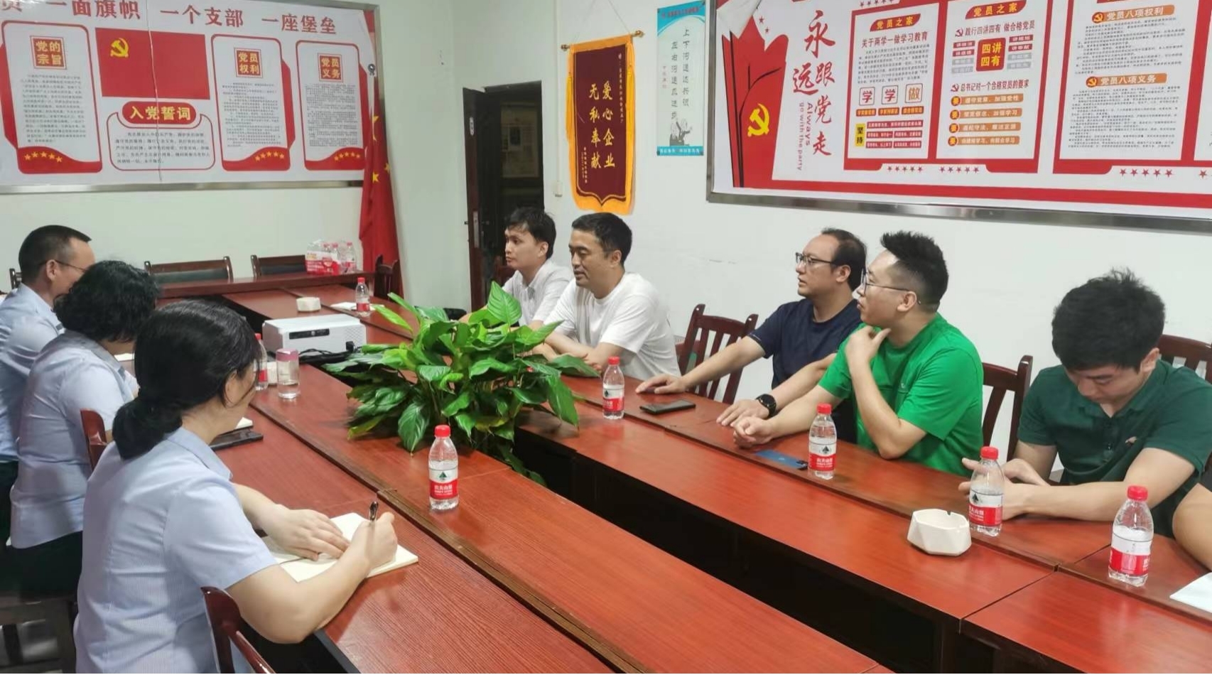 预制菜产业学院赴宜宾有关企业考察调研1.jpg